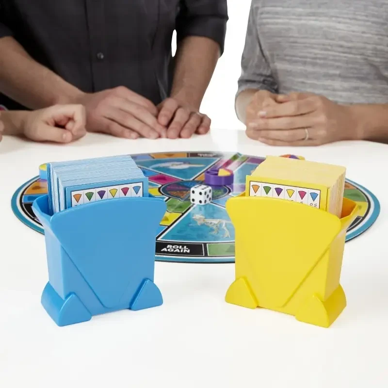 TRIVIAL PURSUIT Family Edition Card Game