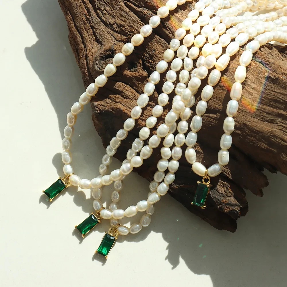Small Design Sense Crystal Pendant Necklace
